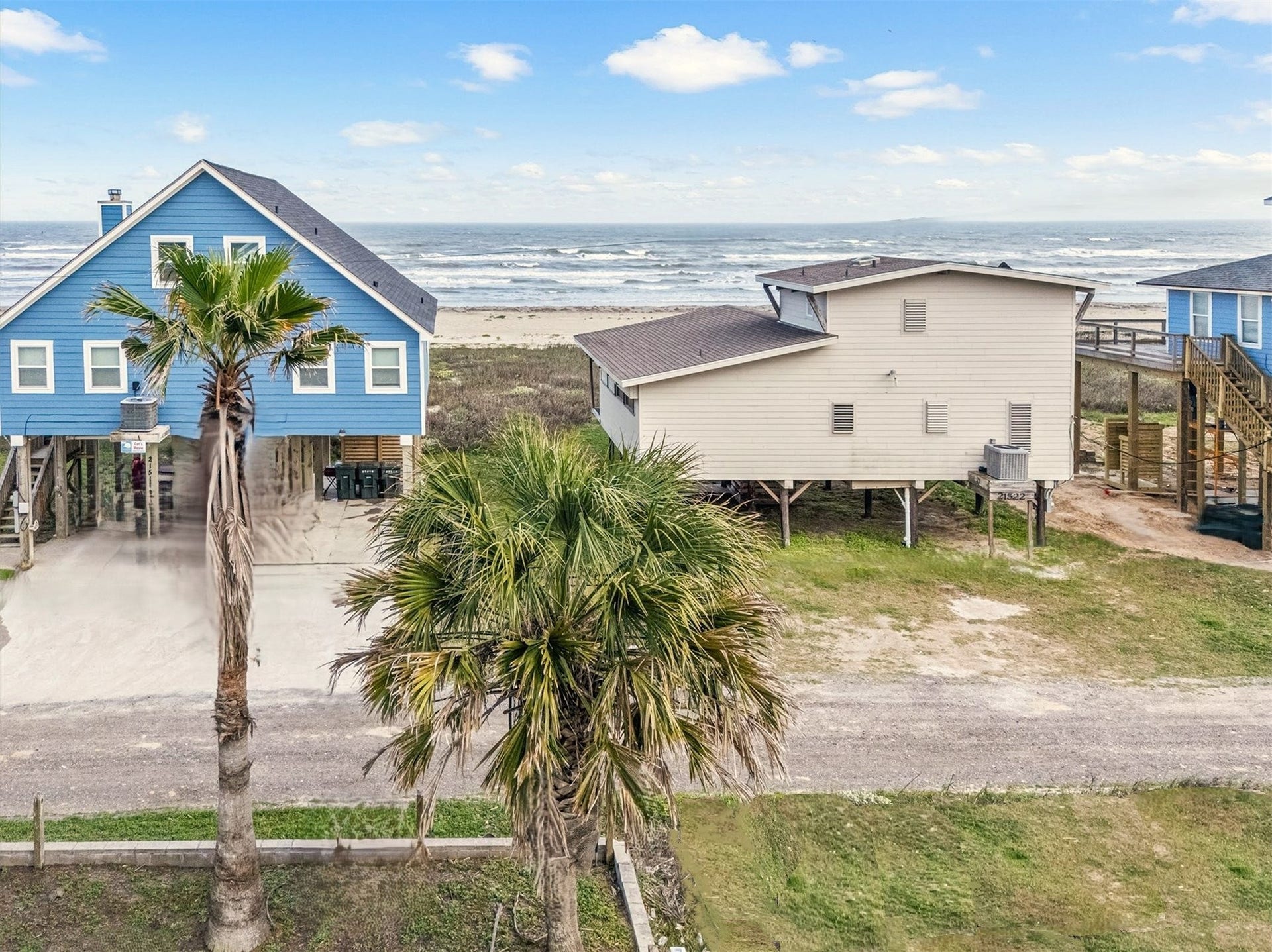 21519 San Luis Pass Road, Galveston, TX 77554 Another beach view from the decks! The Sea Isle beach is so nice, rarely ever crowded and just steps away!