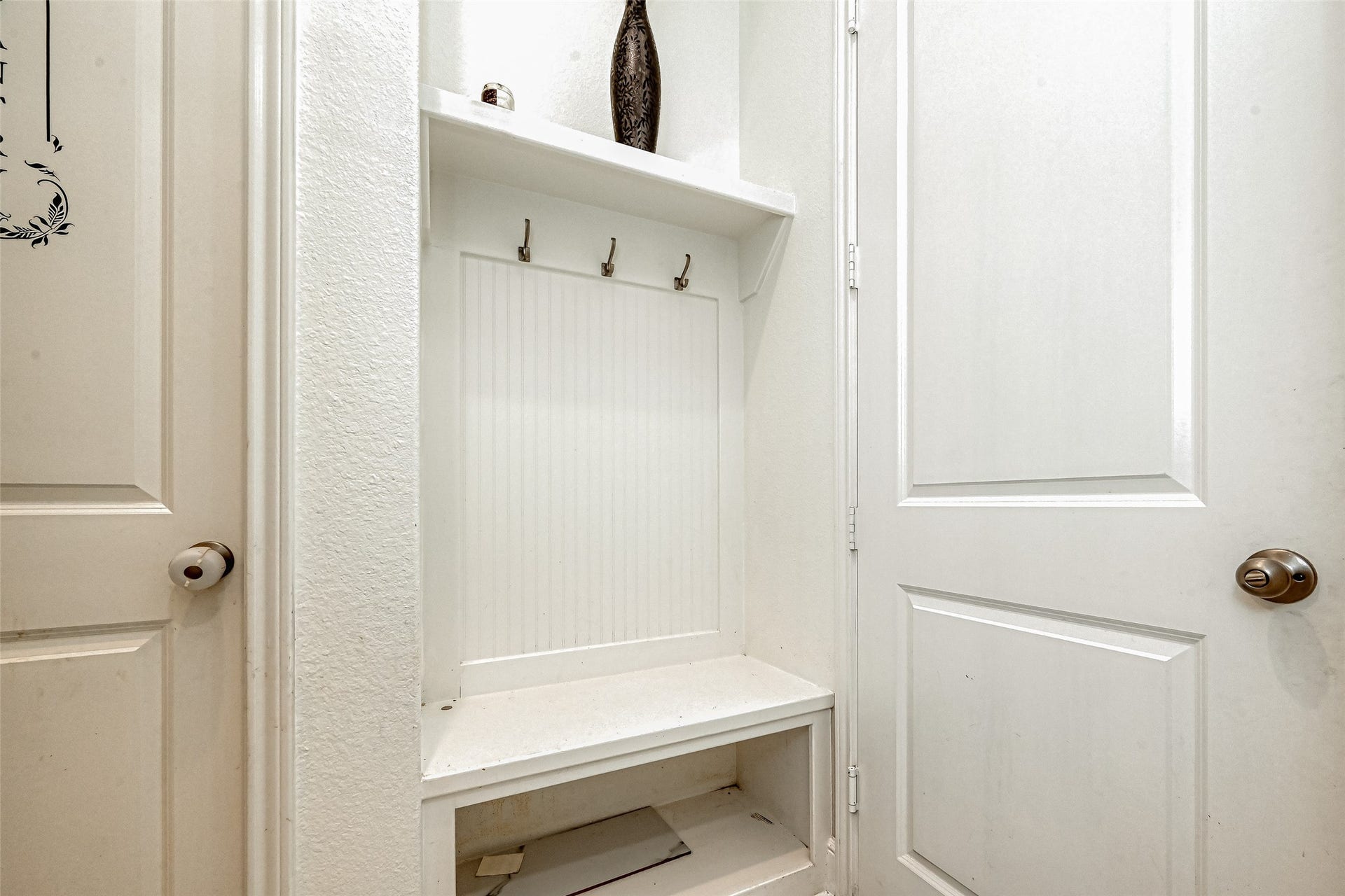 12215 Mackinchan Street, Richmond, TX 77407 Mud room