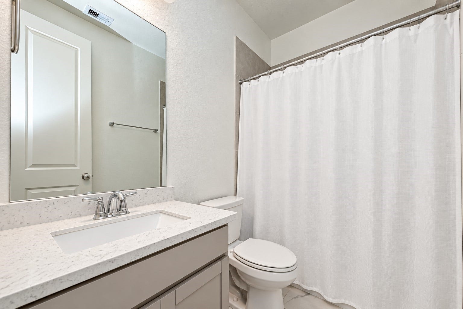 12215 Mackinchan Street, Richmond, TX 77407 3rd bathroom, tub/shower combo