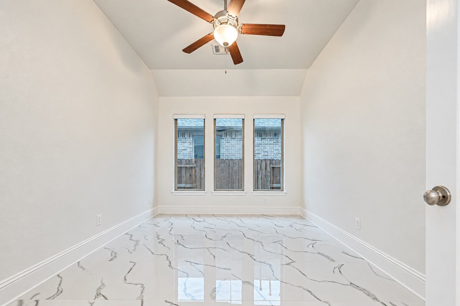 12215 Mackinchan Street, Richmond, TX 77407 Home Office