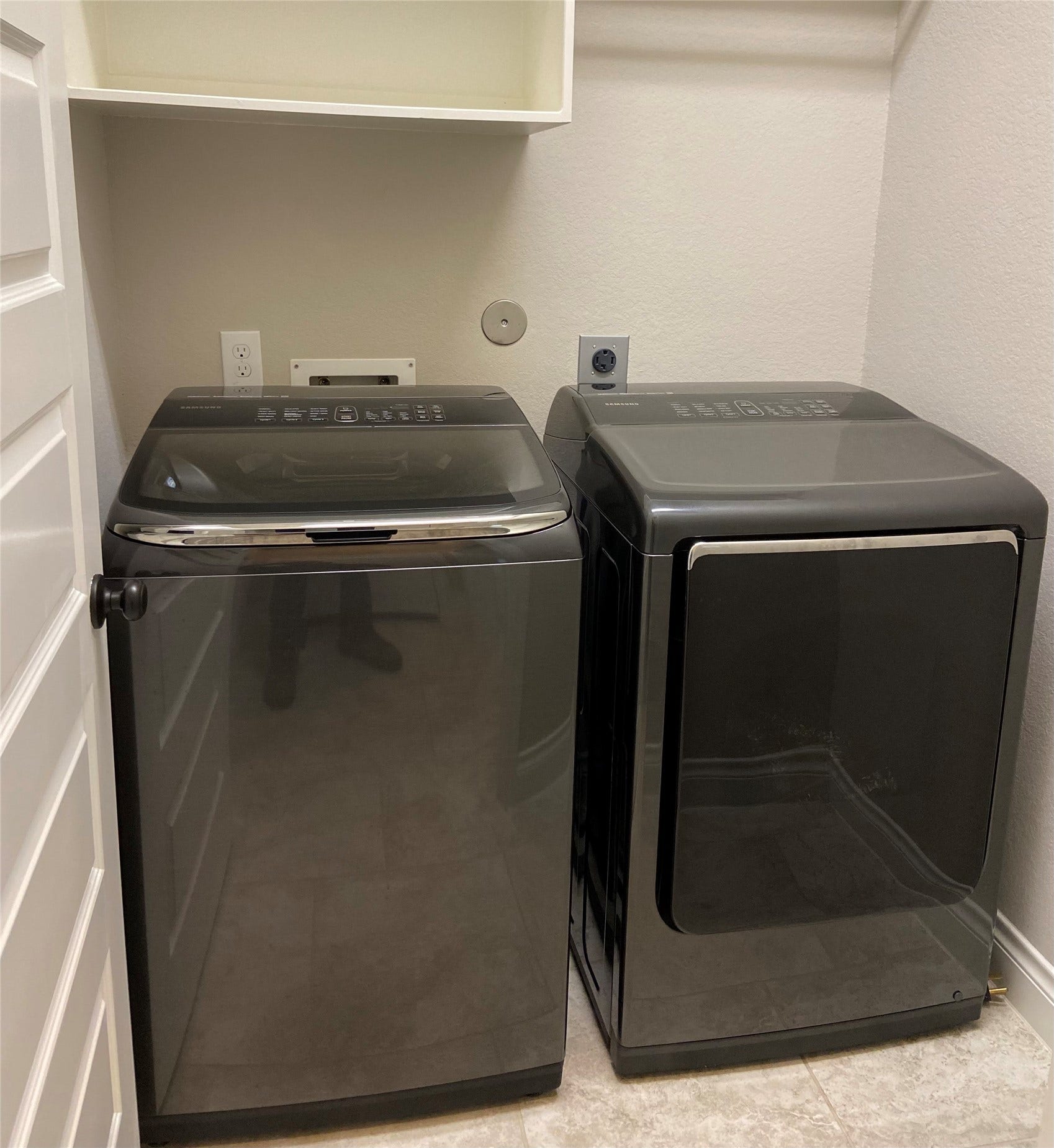 nice washer and dryer will stay in house