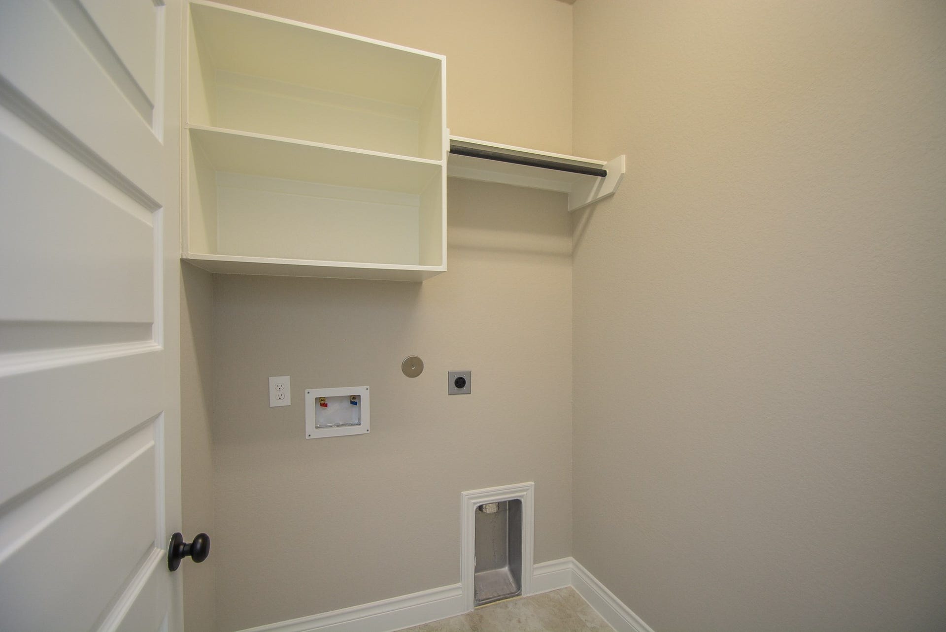 Utilities / laudry room