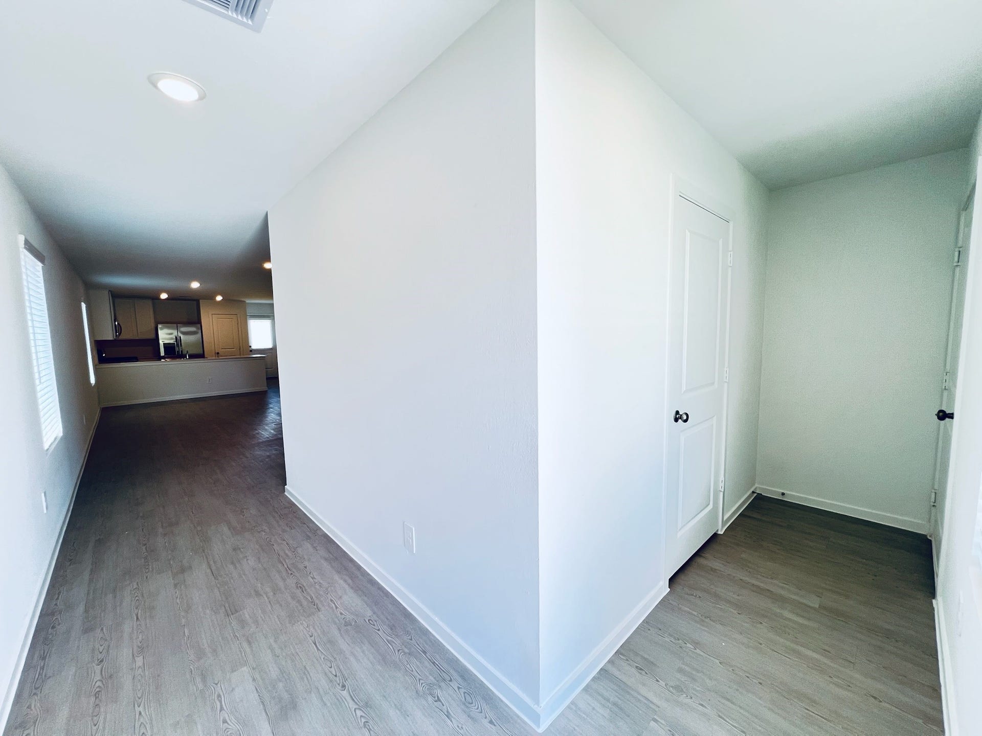 3011 Mallorca Drive, Conroe, TX 77301 Entry, Laundry and Garage are on the right hall