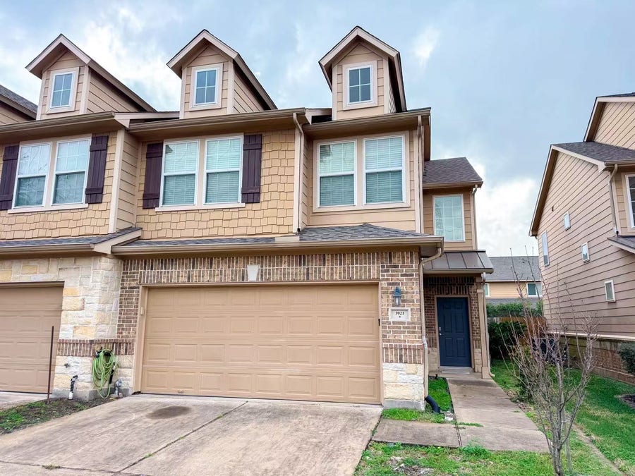Property photo for 3923 Calgary Circle, Missouri City, TX