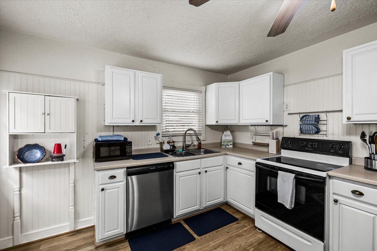 5006 Oak Street, Pasadena, TX 77586 5006 Oak Street, Pasadena, TX 77586