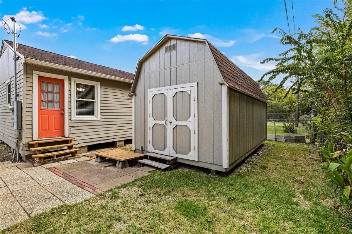 5006 Oak Street, Pasadena, TX 77586 5006 Oak Street, Pasadena, TX 77586