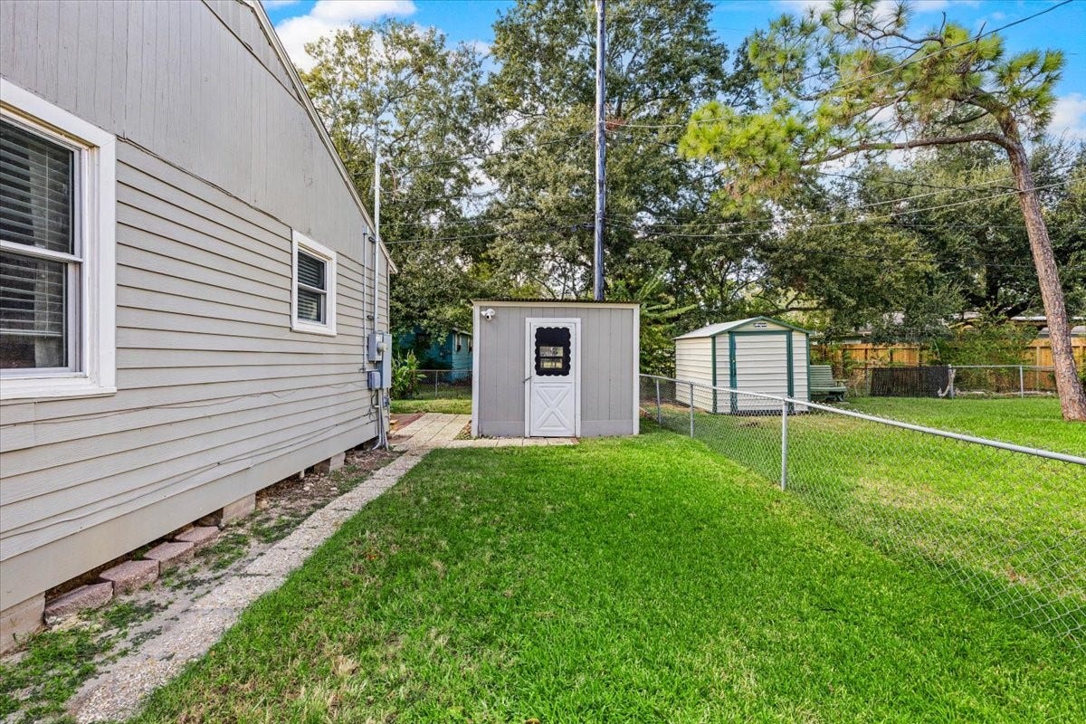 5006 Oak Street, Pasadena, TX 77586 5006 Oak Street, Pasadena, TX 77586