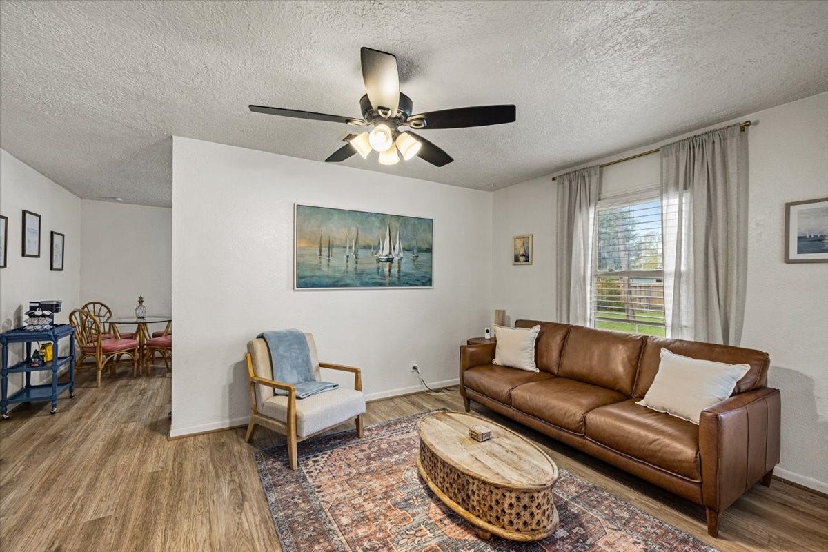 5006 Oak Street, Pasadena, TX 77586 5006 Oak Street, Pasadena, TX 77586