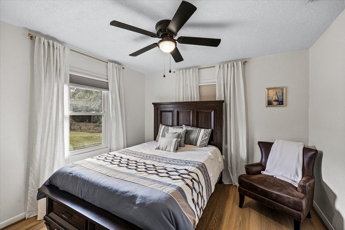 5006 Oak Street, Pasadena, TX 77586 5006 Oak Street, Pasadena, TX 77586