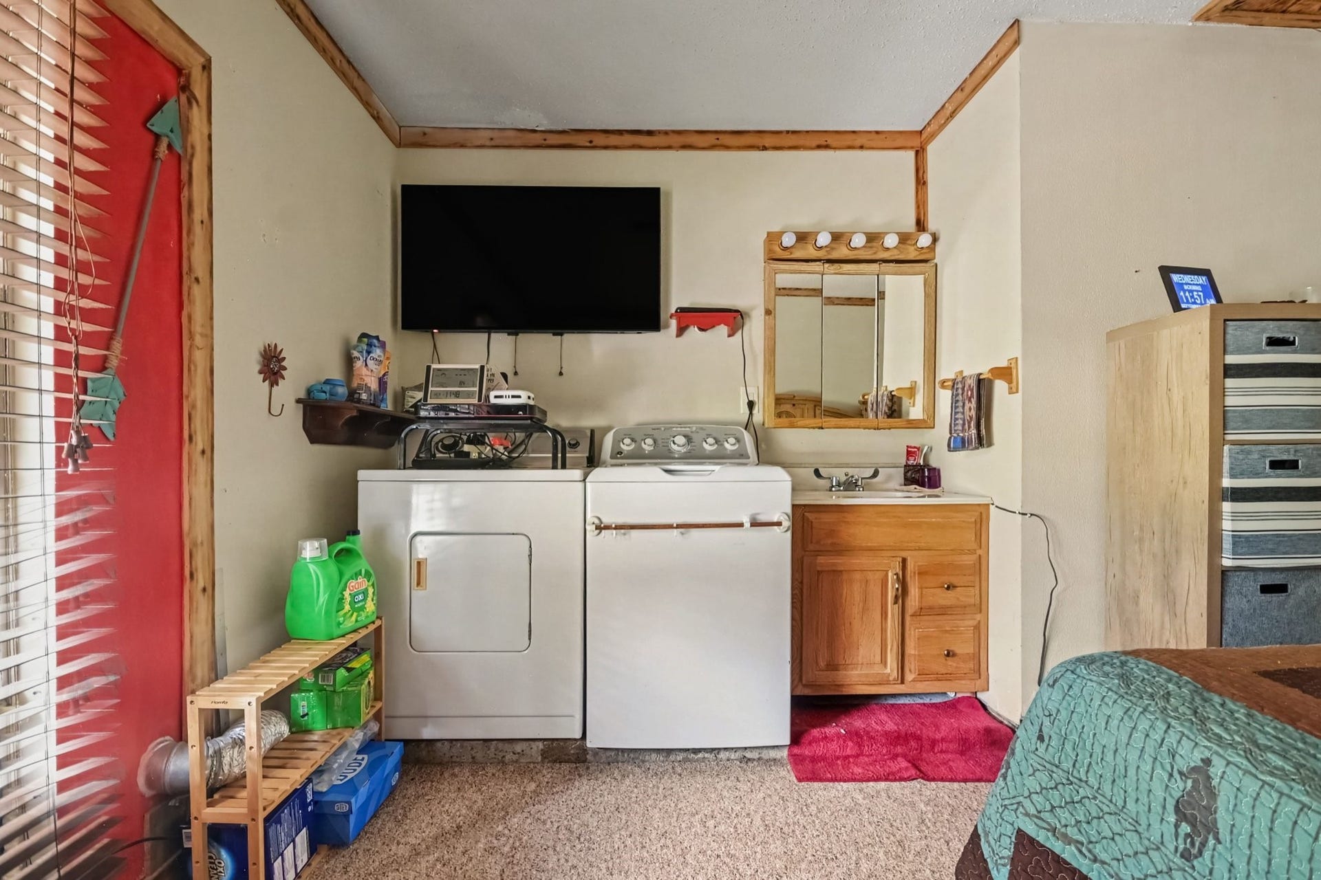 5526 Avenue F, Santa Fe, TX 77510 Laundry Conveniently located in the primary bedroom