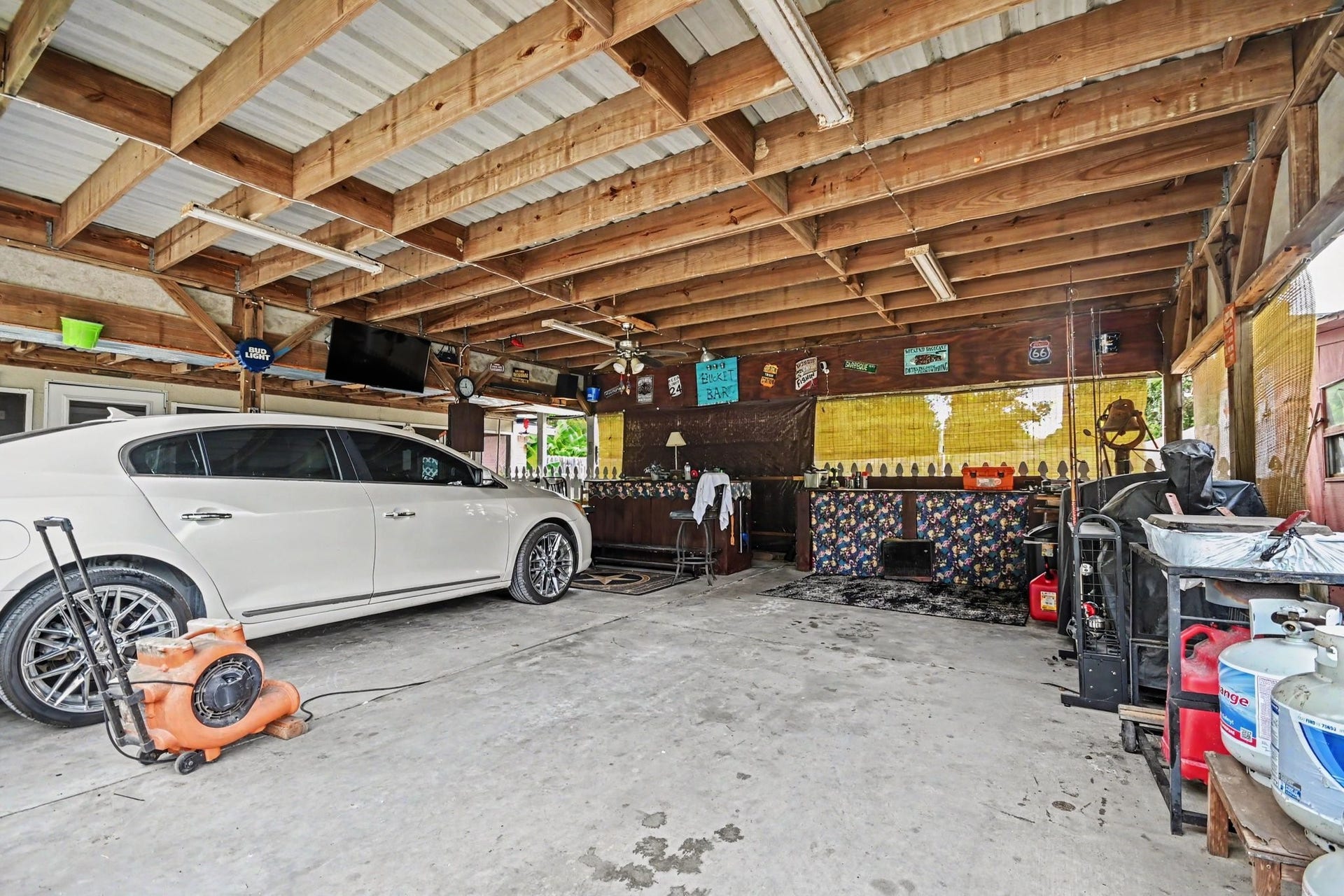 5526 Avenue F, Santa Fe, TX 77510 Shop