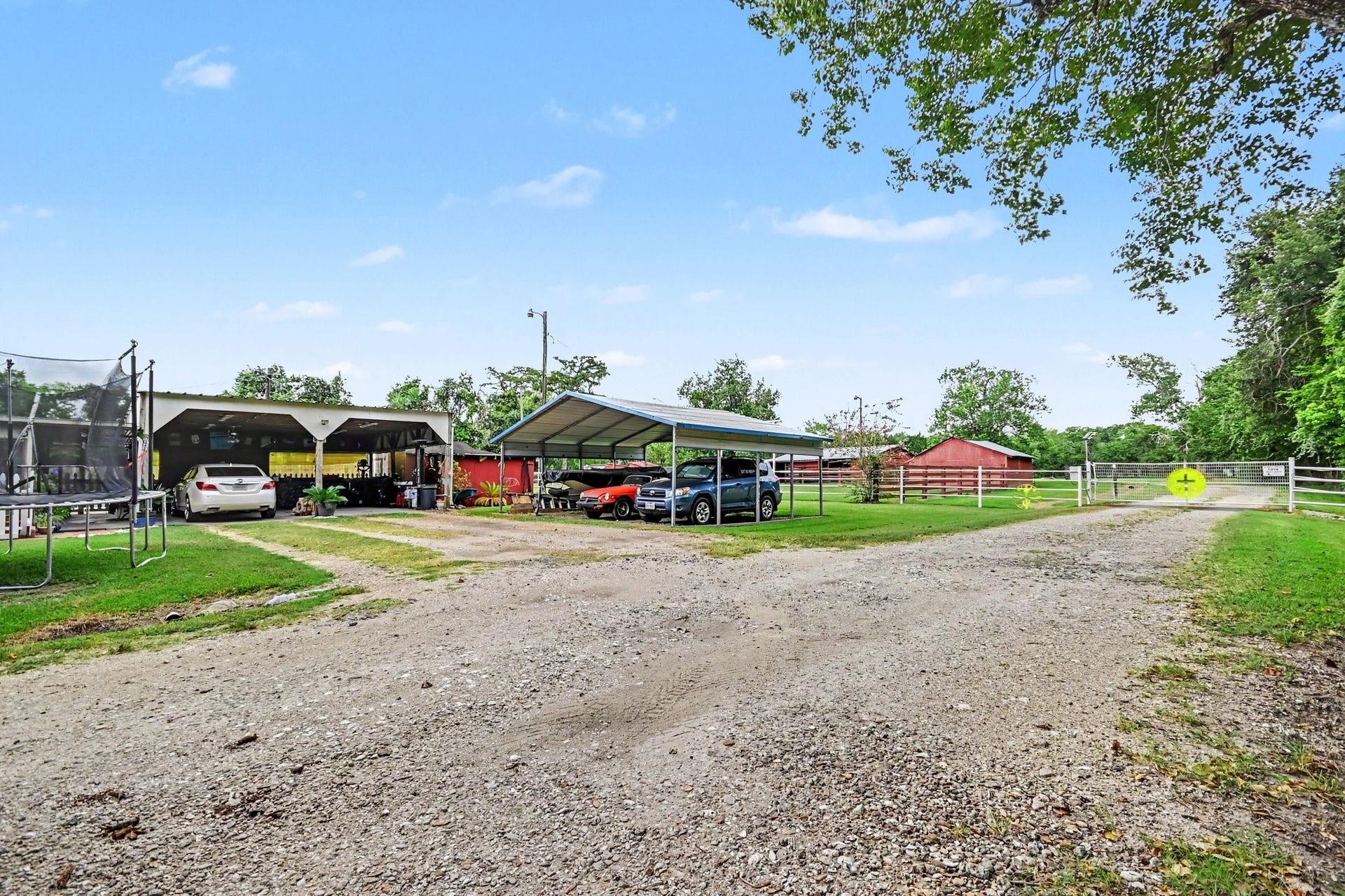 5526 Avenue F, Santa Fe, TX 77510 5526 Avenue F, Santa Fe, TX 77510