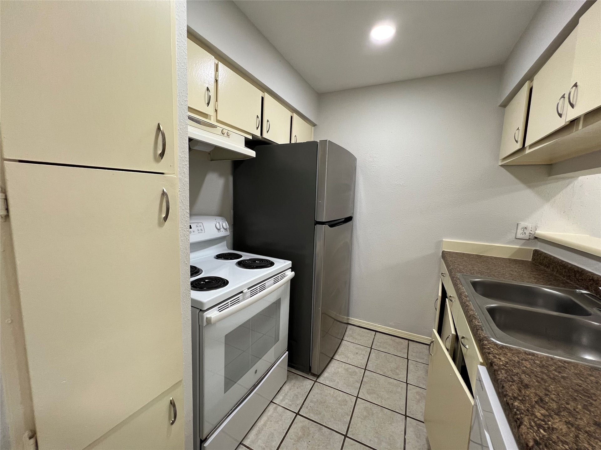 10501 South Drive, #282, Houston, TX 77099 10501 South Drive, #282, Houston, TX 77099