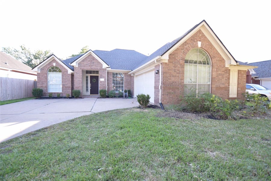 Property photo for 4602 Summer lakes, Sugar Land, TX