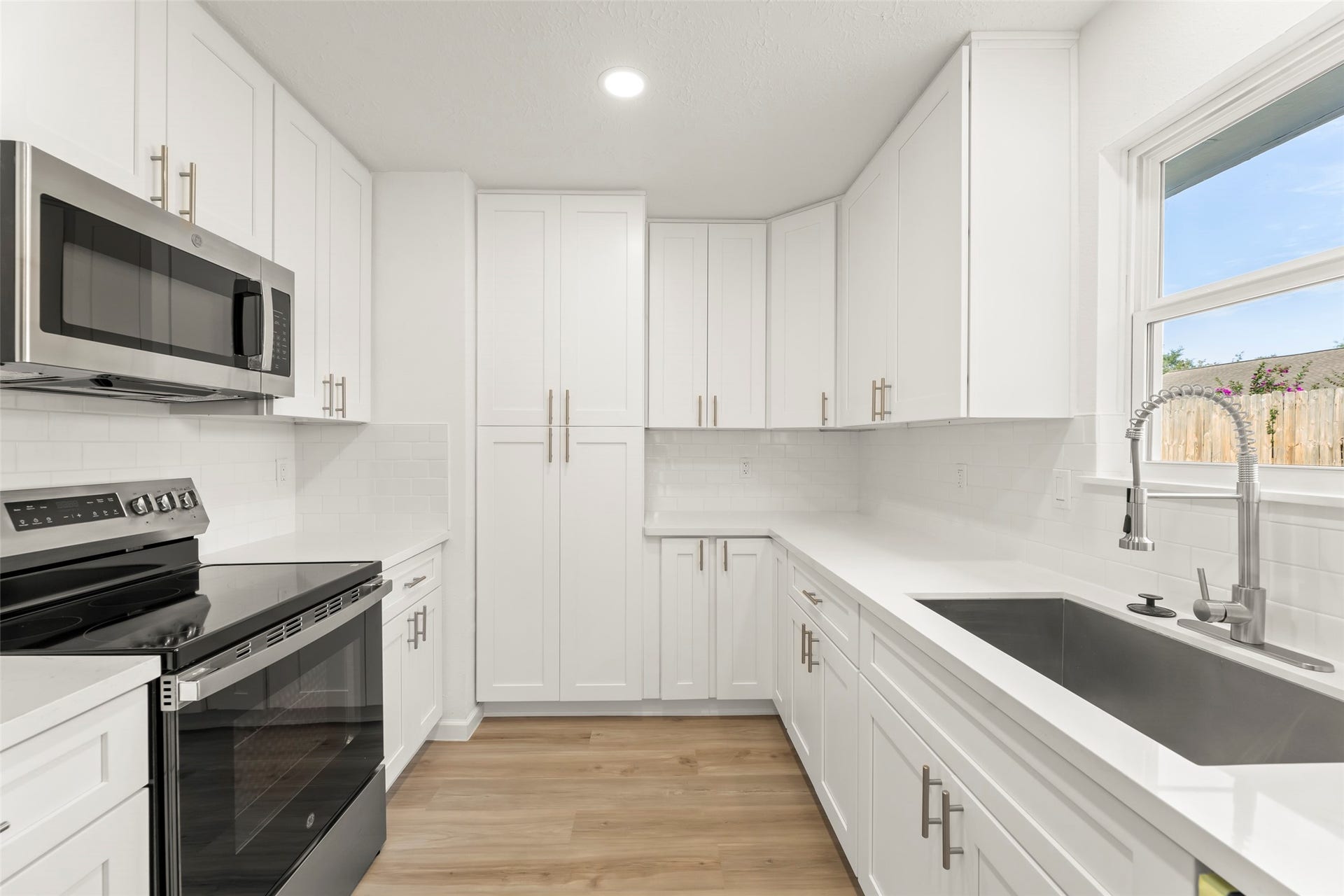Kitchen - to the ceiling cabinetry
