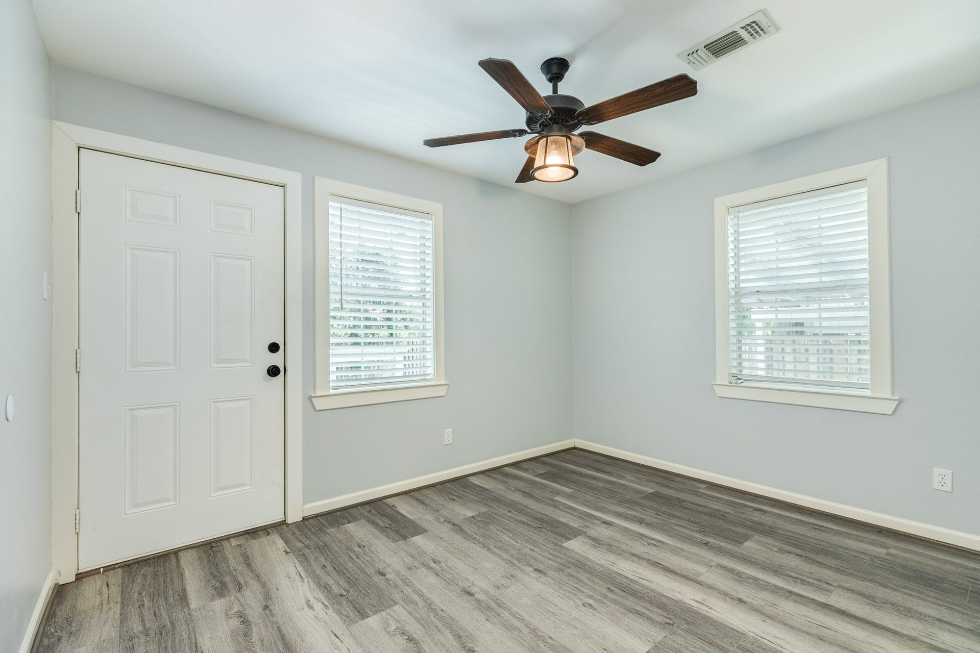 5507 Menard Avenue, Galveston, TX 77551 5507 Menard Avenue, Galveston, TX 77551