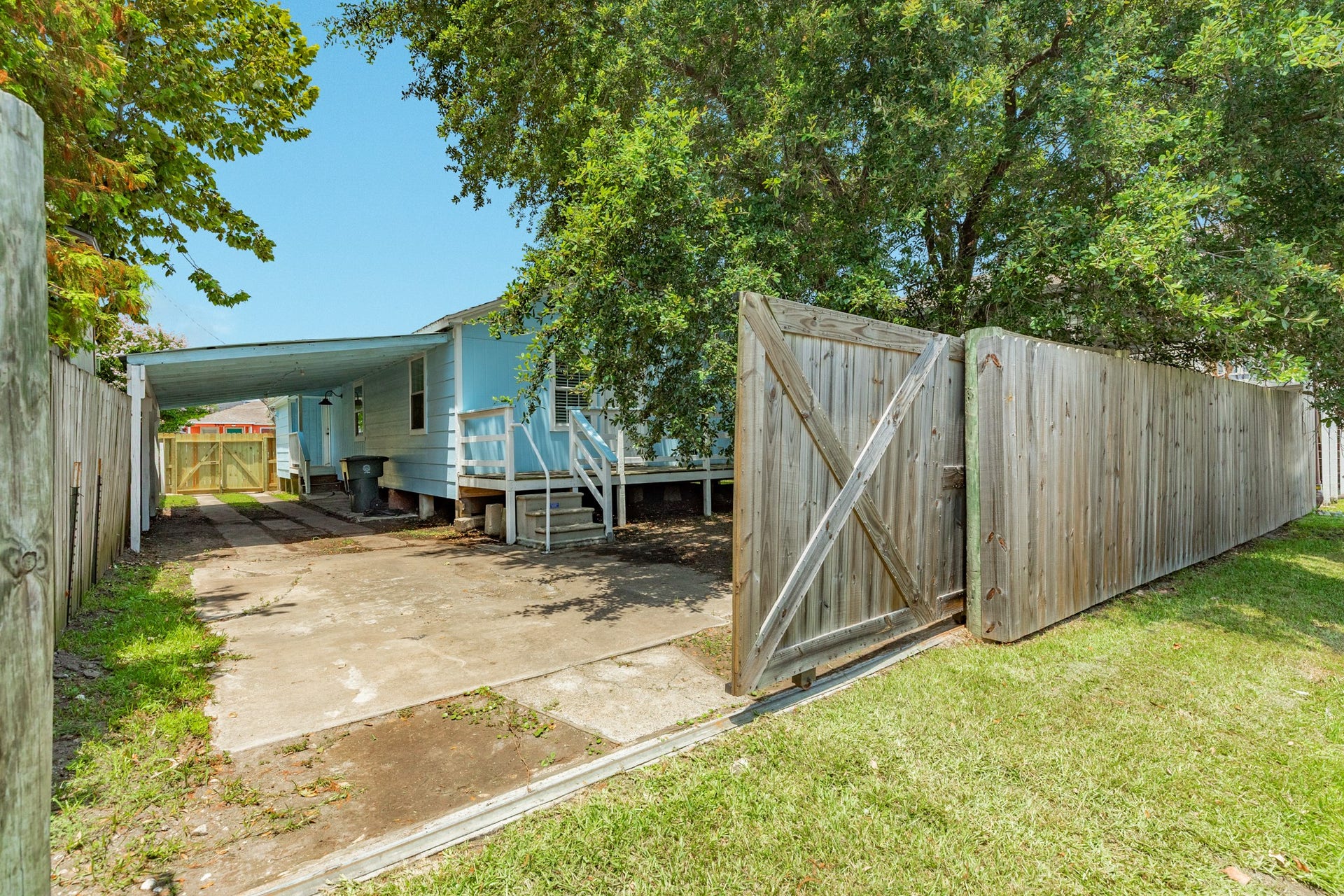 5507 Menard Avenue, Galveston, TX 77551 5507 Menard Avenue, Galveston, TX 77551