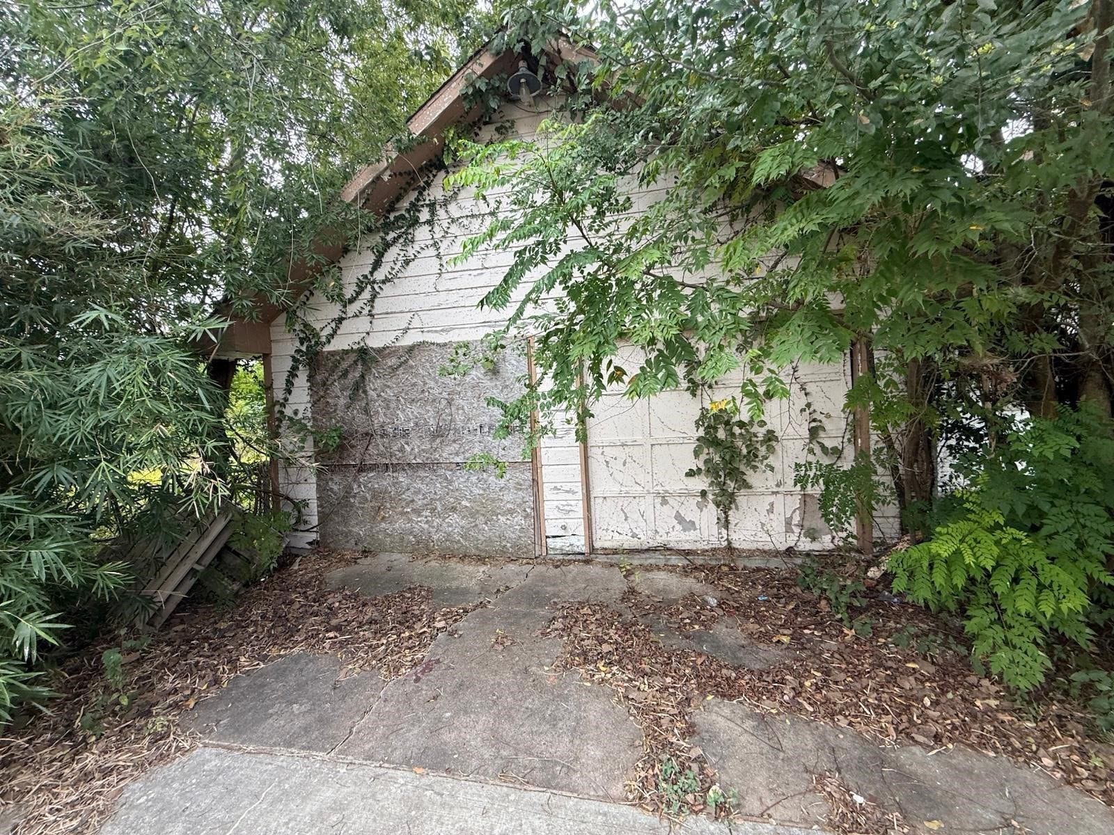 9303 Braes Bayou Drive, Houston, TX 77074 9303 Braes Bayou Drive, Houston, TX 77074