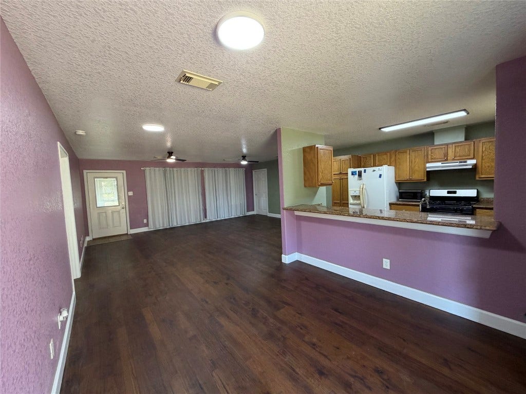6421 S Ridgecrest Drive, Hitchcock, TX 77563 6421 S Ridgecrest Drive, Hitchcock, TX 77563