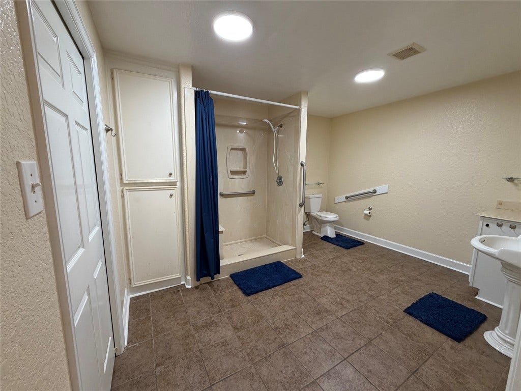 6421 S Ridgecrest Drive, Hitchcock, TX 77563 6421 S Ridgecrest Drive, Hitchcock, TX 77563