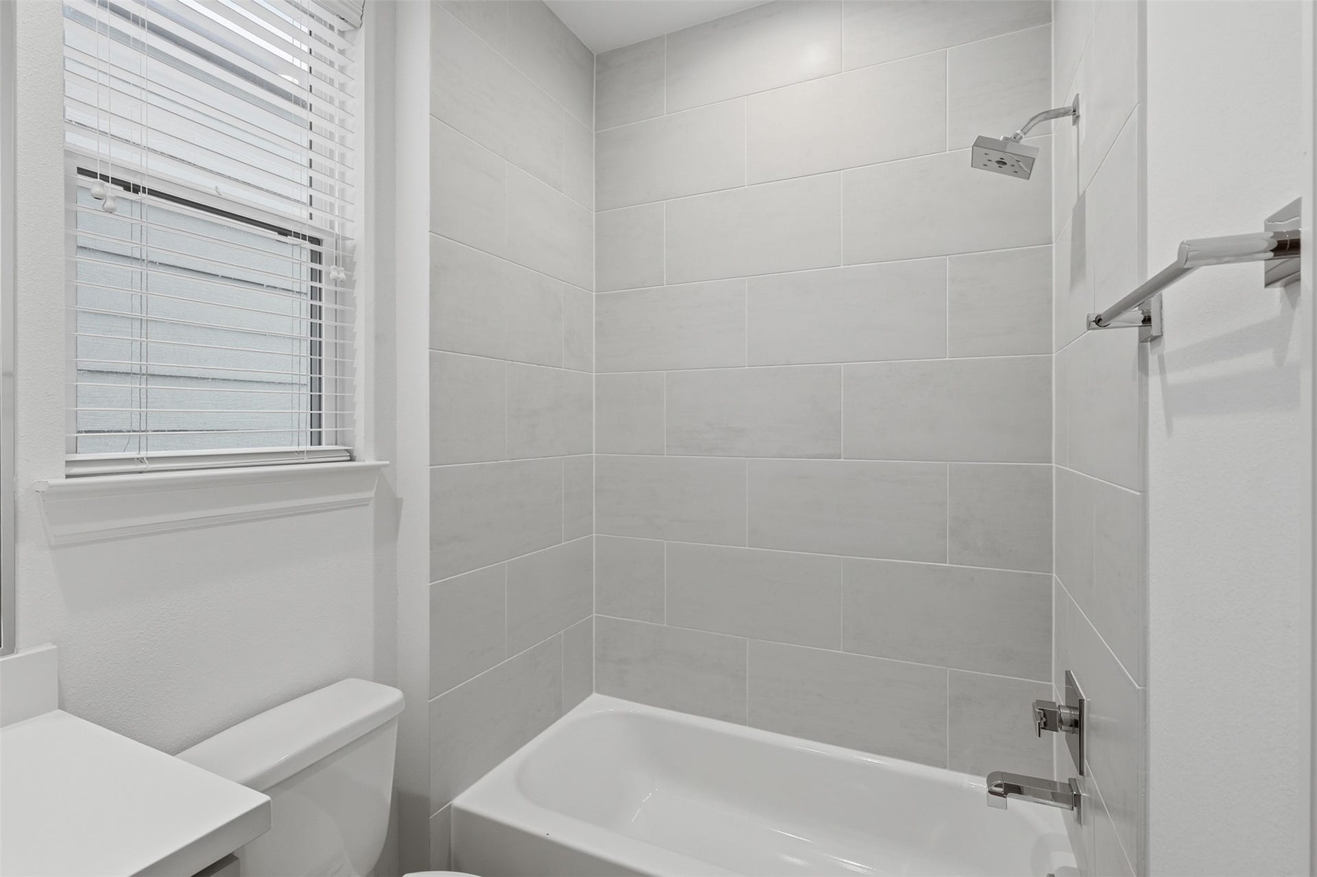 2709 Clinton Drive, Houston, TX 77020 2709 Clinton Drive, Houston, TX 77020