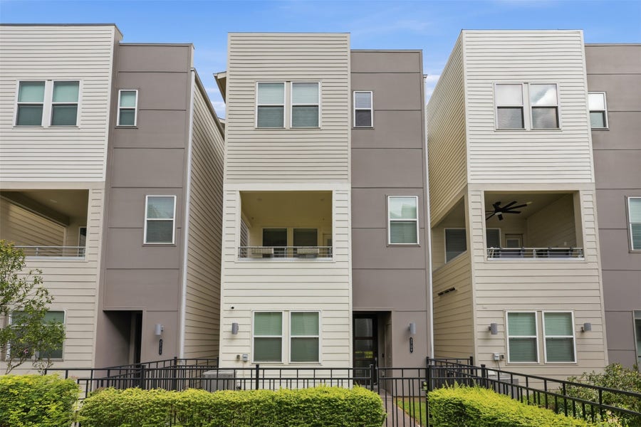 Property photo for 2709 Clinton Drive, Houston, TX