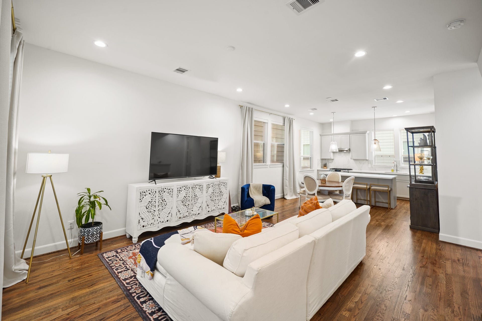 2709 Clinton Drive, Houston, TX 77020 2709 Clinton Drive, Houston, TX 77020