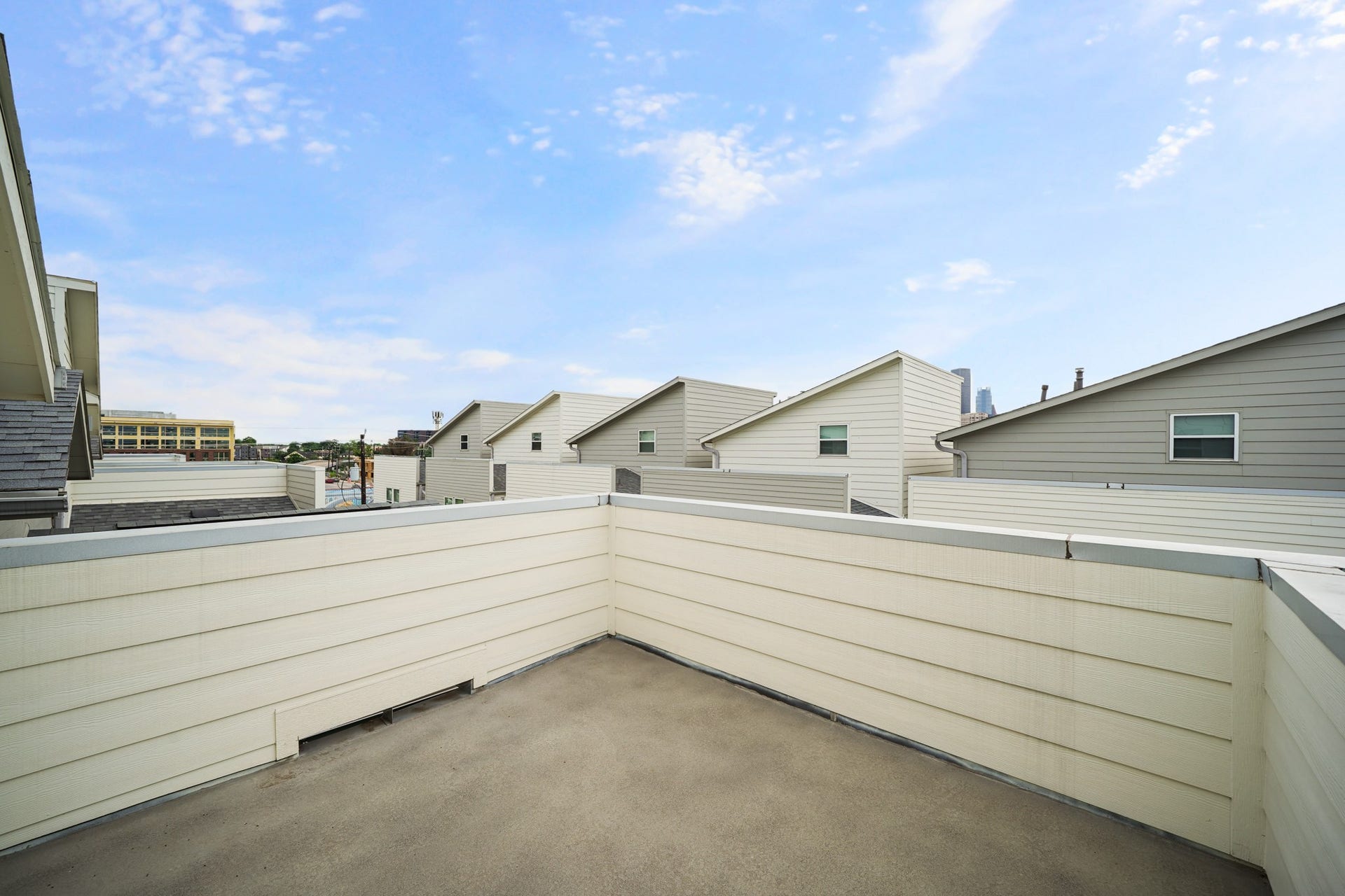 2709 Clinton Drive, Houston, TX 77020 Rooftop Terrace