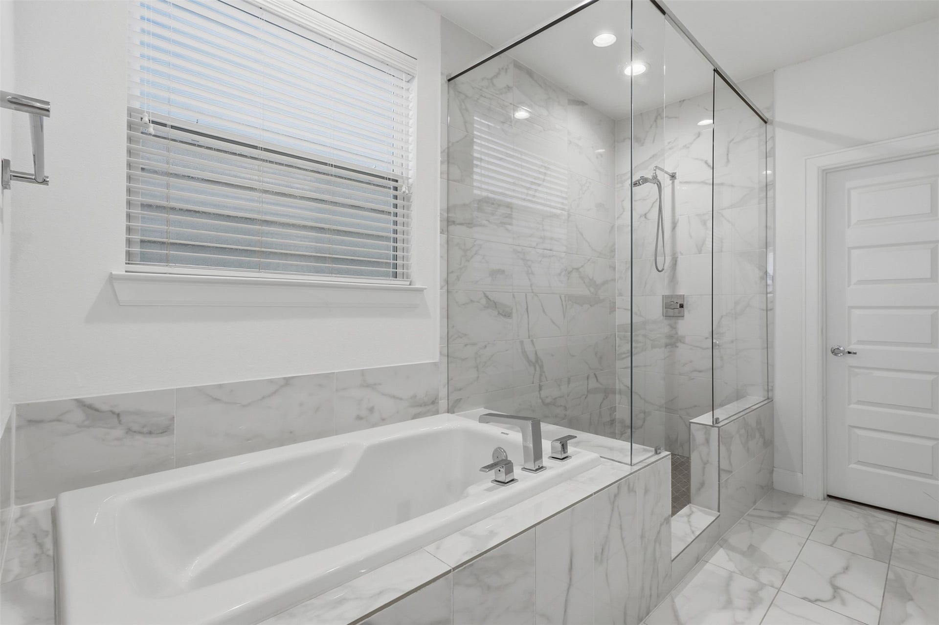 2709 Clinton Drive, Houston, TX 77020 2709 Clinton Drive, Houston, TX 77020