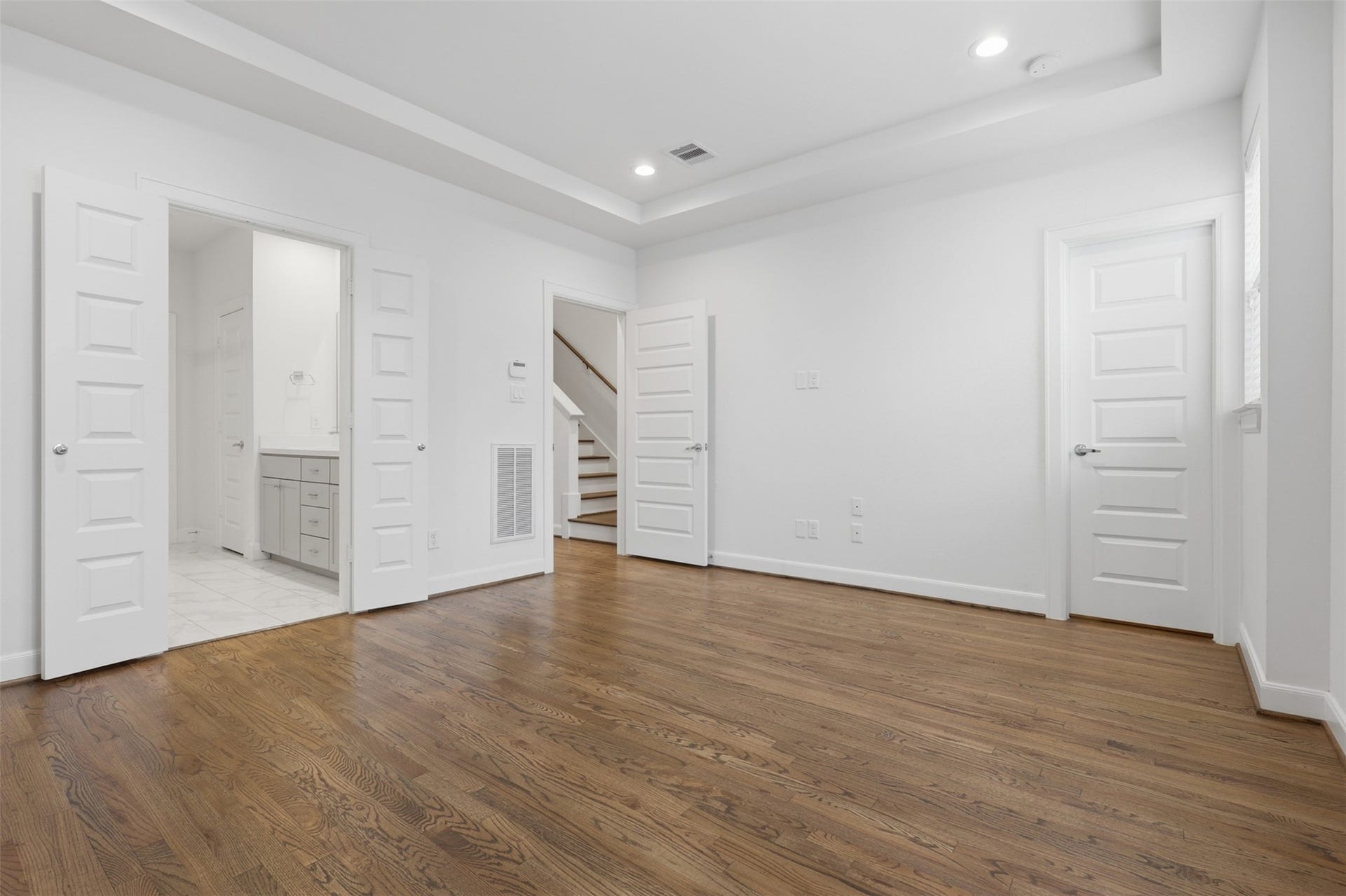2709 Clinton Drive, Houston, TX 77020 2709 Clinton Drive, Houston, TX 77020