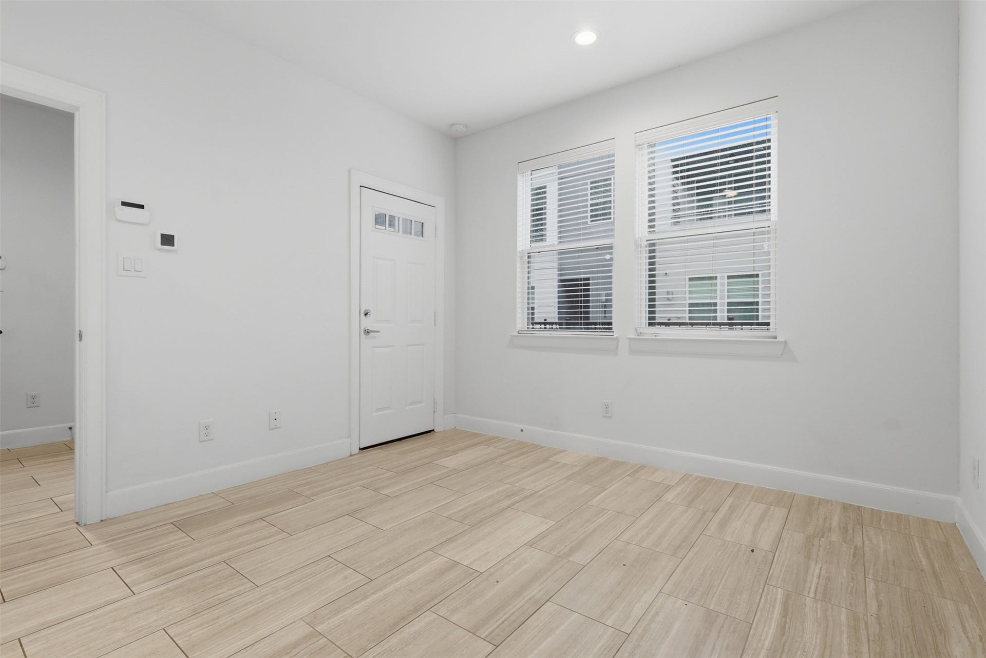 2709 Clinton Drive, Houston, TX 77020 2709 Clinton Drive, Houston, TX 77020