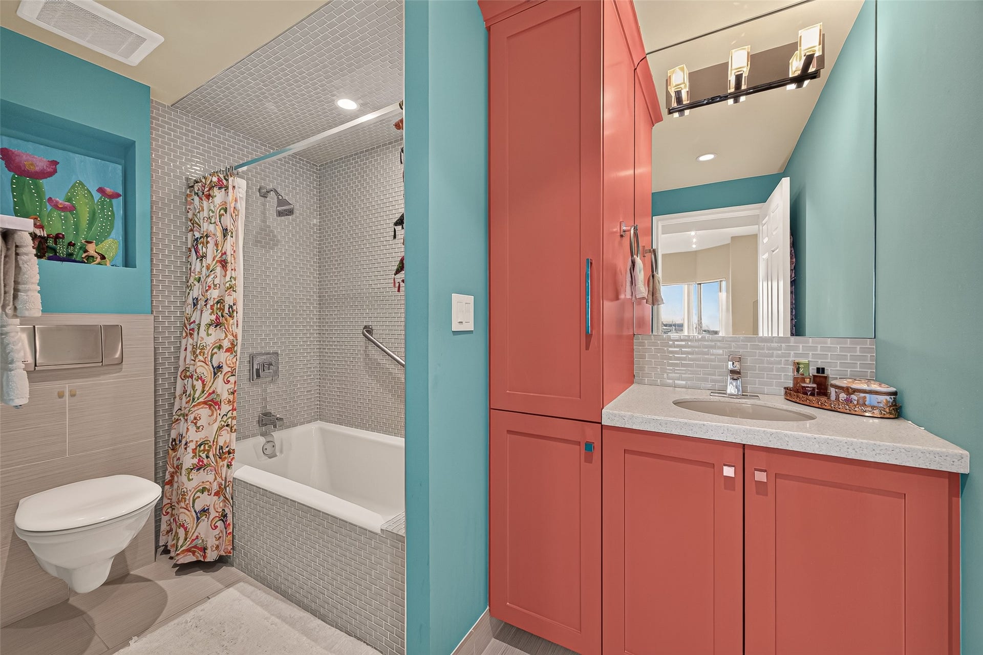 2001 Holcombe Boulevard, #1305, Houston, TX 77030 primary bathroom