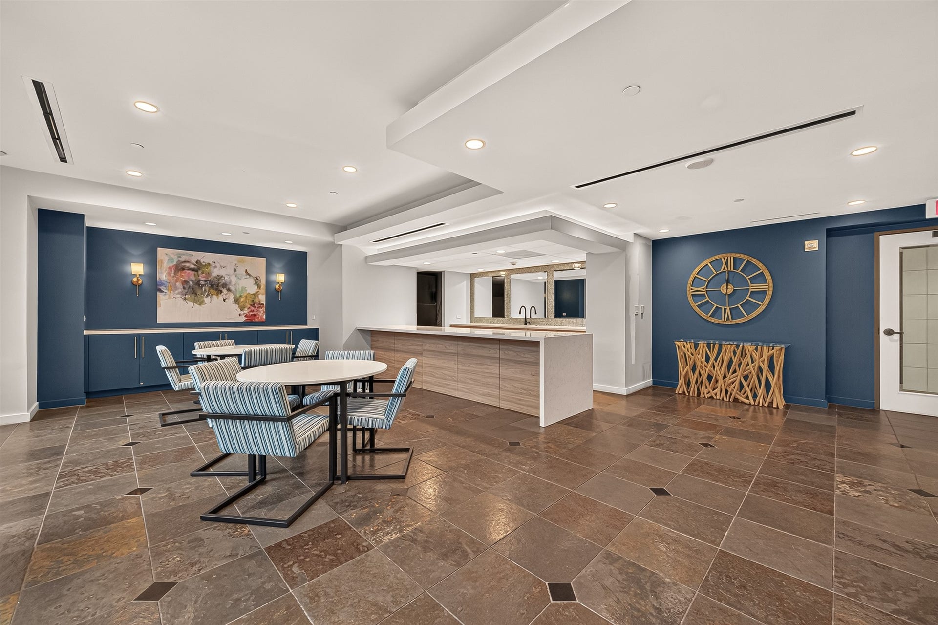 2001 Holcombe Boulevard, #1305, Houston, TX 77030 catering kitchen adjacent to pool