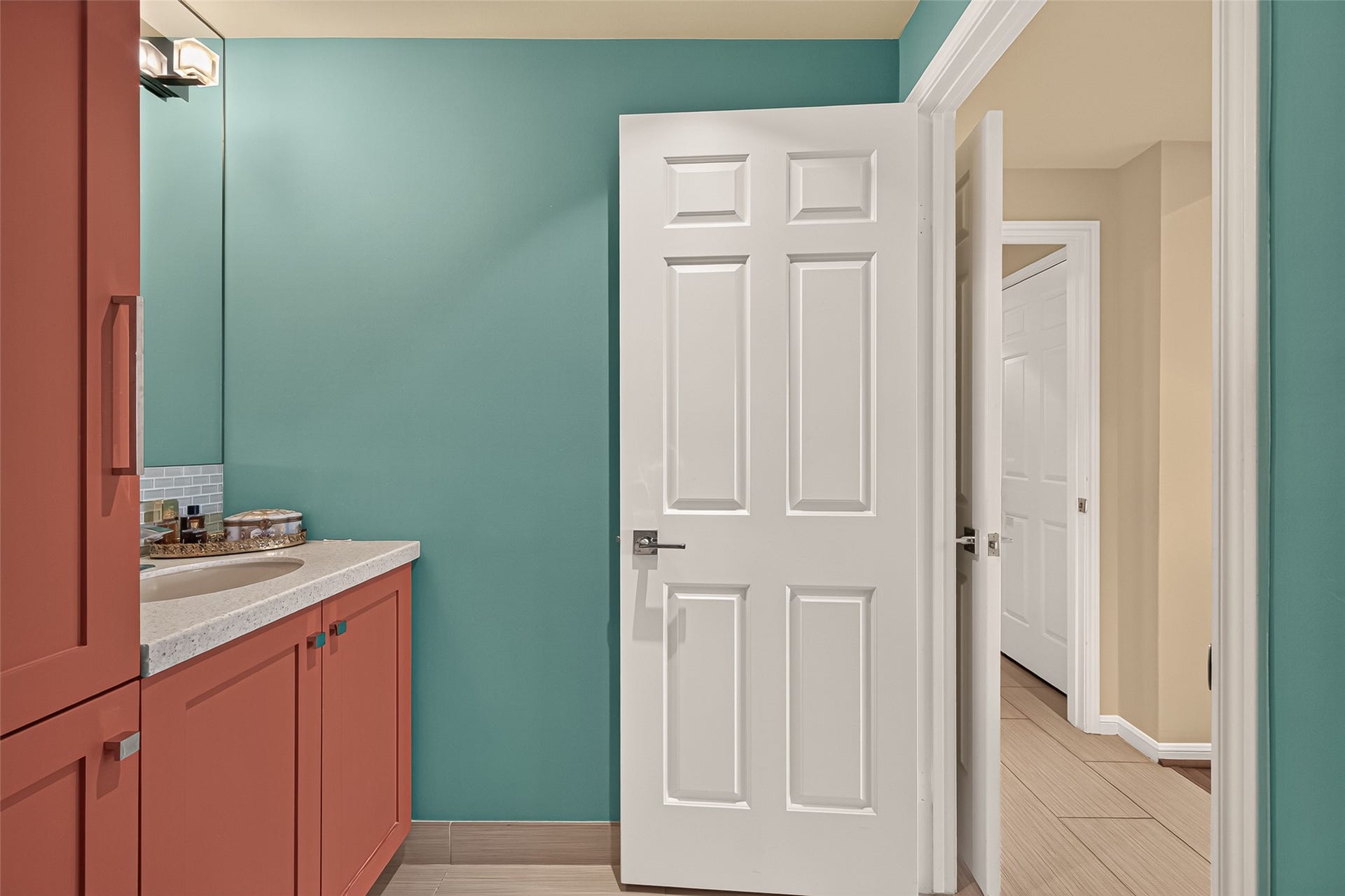 2001 Holcombe Boulevard, #1305, Houston, TX 77030 primary bathroom
