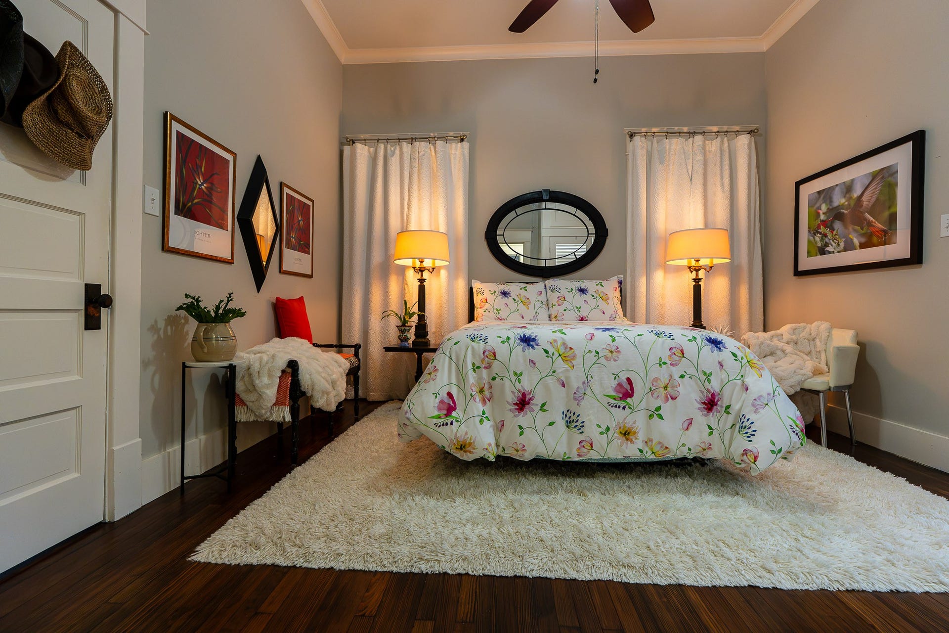 1841 Cortlandt Street, Houston, TX 77008 Front bedroom is very comfortable with two windows and a ceiling fan!