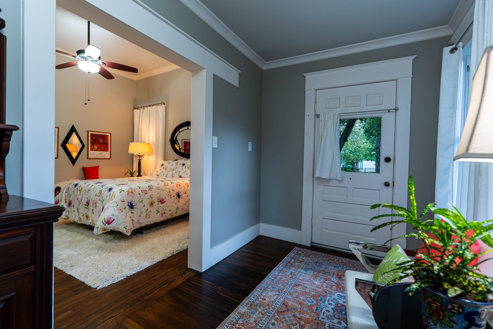 1841 Cortlandt Street, Houston, TX 77008 Sun porch has an original outside door and the front bedroom is to the left!
