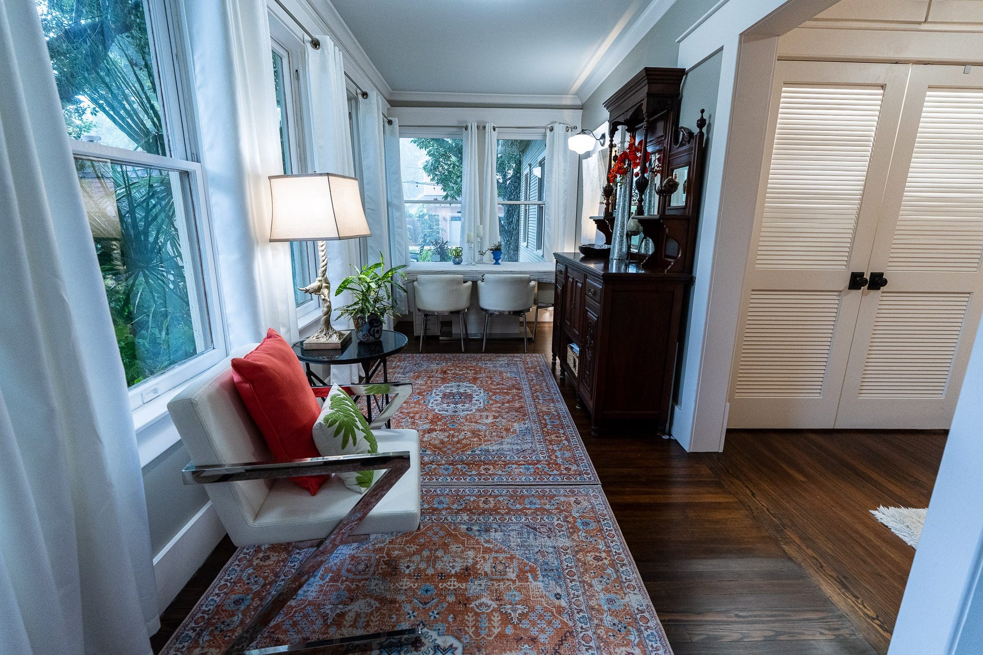 1841 Cortlandt Street, Houston, TX 77008 The sun porch, seven tall windows and an outside door. Great office space it feels like you're sitting in the outdoors and working in the quiet and peaceful nature!