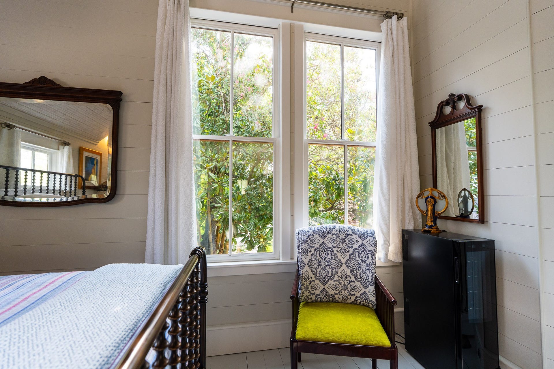 1841 Cortlandt Street, Houston, TX 77008 King size custom bed and lay in bed and enjoy the really tall magnolia tree!