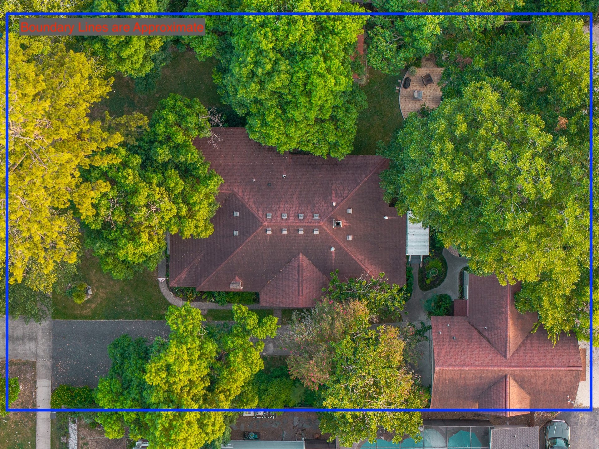 1841 Cortlandt Street, Houston, TX 77008 Parking is abundant both from your own front entrance long driveway and parking for two full size cars off the alley under the amazing mature pecan tree.
