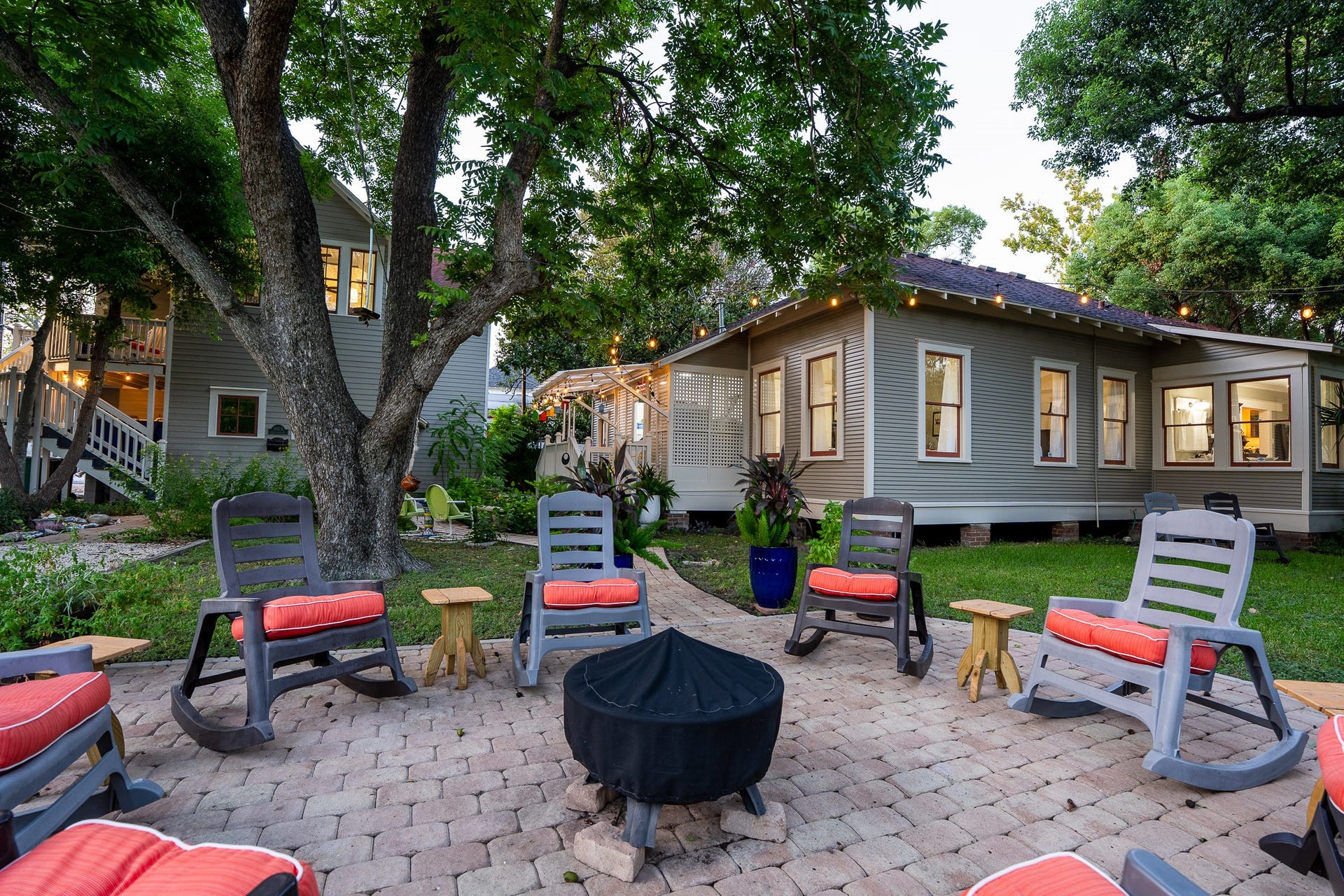 1841 Cortlandt Street, Houston, TX 77008 The back yard is magical when the lights come on, the fireplace is lit and our friends settle in on the rockers and enjoy a nice glass of wine!