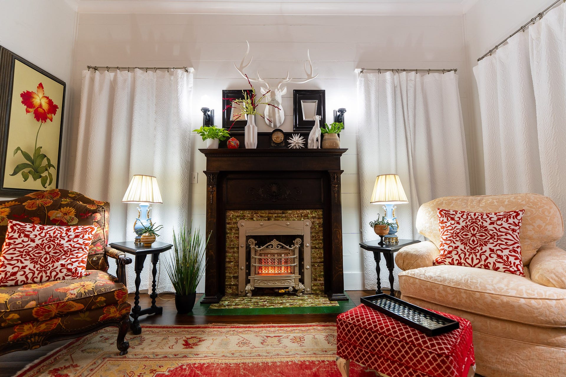 1841 Cortlandt Street, Houston, TX 77008 This is the fireside shot, it could go into a magazine. Original fireplace with beautiful wood mantel, the light green tile and hearth, the gas insert works and this is what it looks like when turned on, it really warms the room up quickly! Imagine sitting enjoying the beautiful charm of the year 1919!