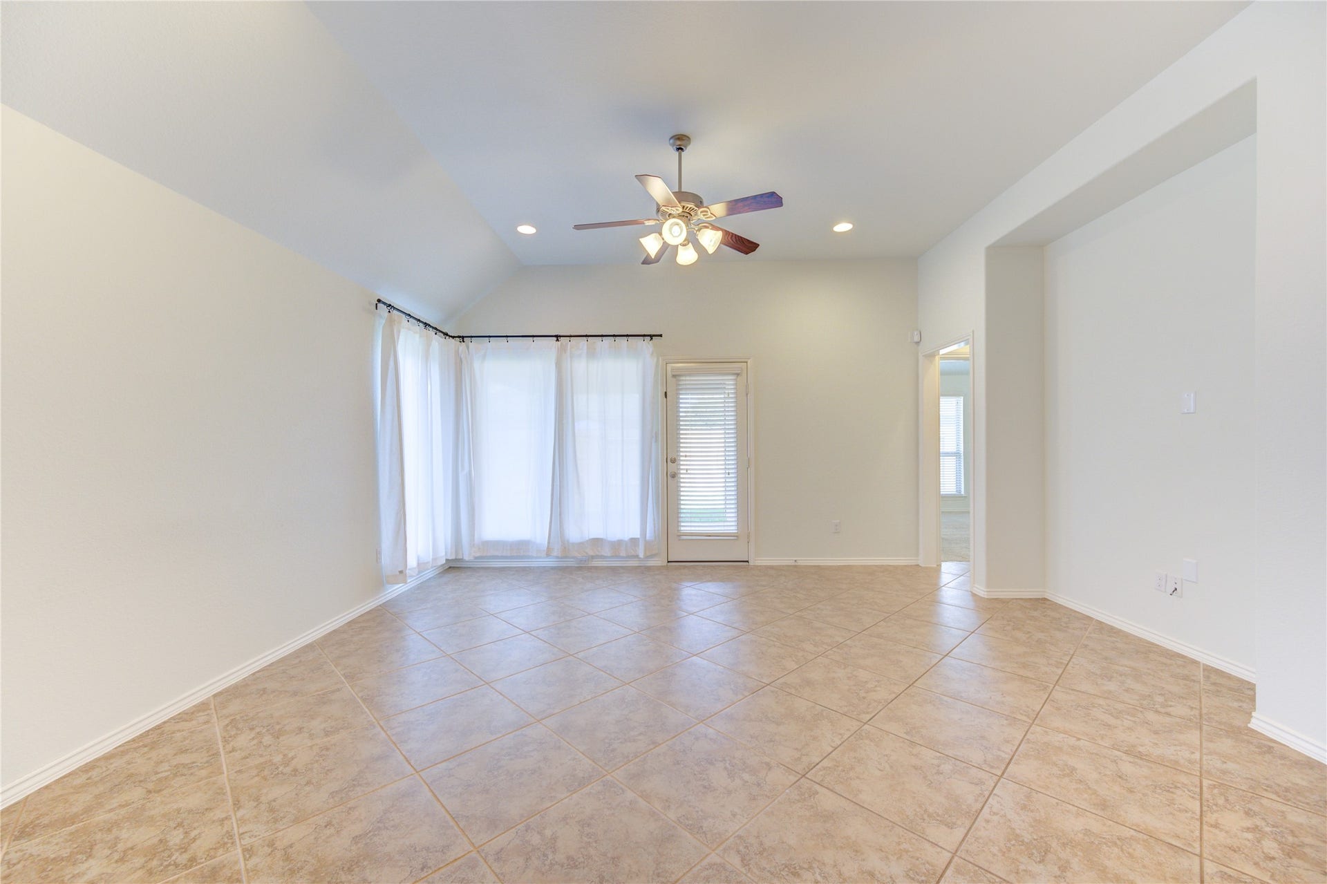 nice and bright family room
