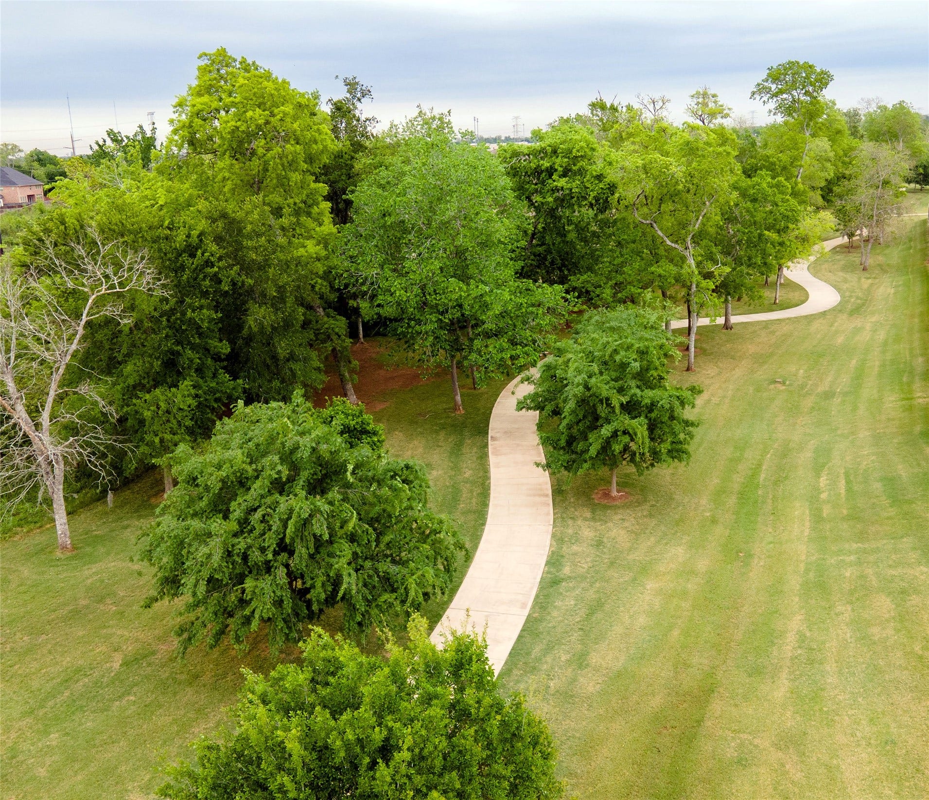 11006 Stonegate Court, Missouri City, TX 77459 Nature trails run throughout the community