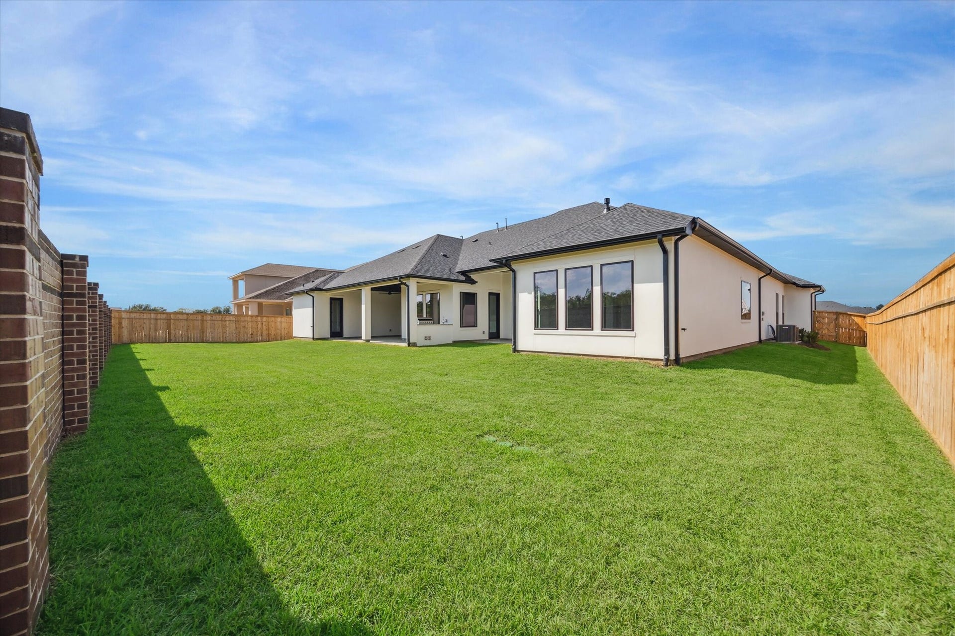 11006 Stonegate Court, Missouri City, TX 77459 Huge Backyard - room for a POOL!