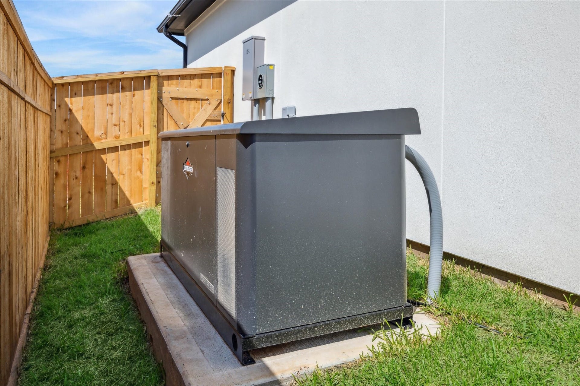 11006 Stonegate Court, Missouri City, TX 77459 Whole house generator is included!