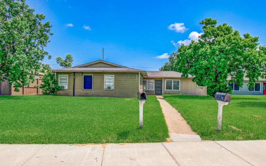 Property photo for 1707 W 7th Street, Freeport, TX