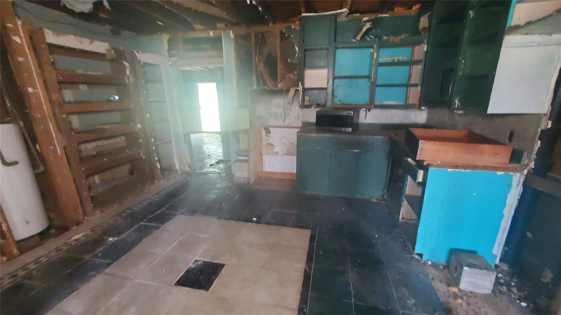 4821 Burma Road, Houston, TX 77033 4821 Burma Road, Houston, TX 77033