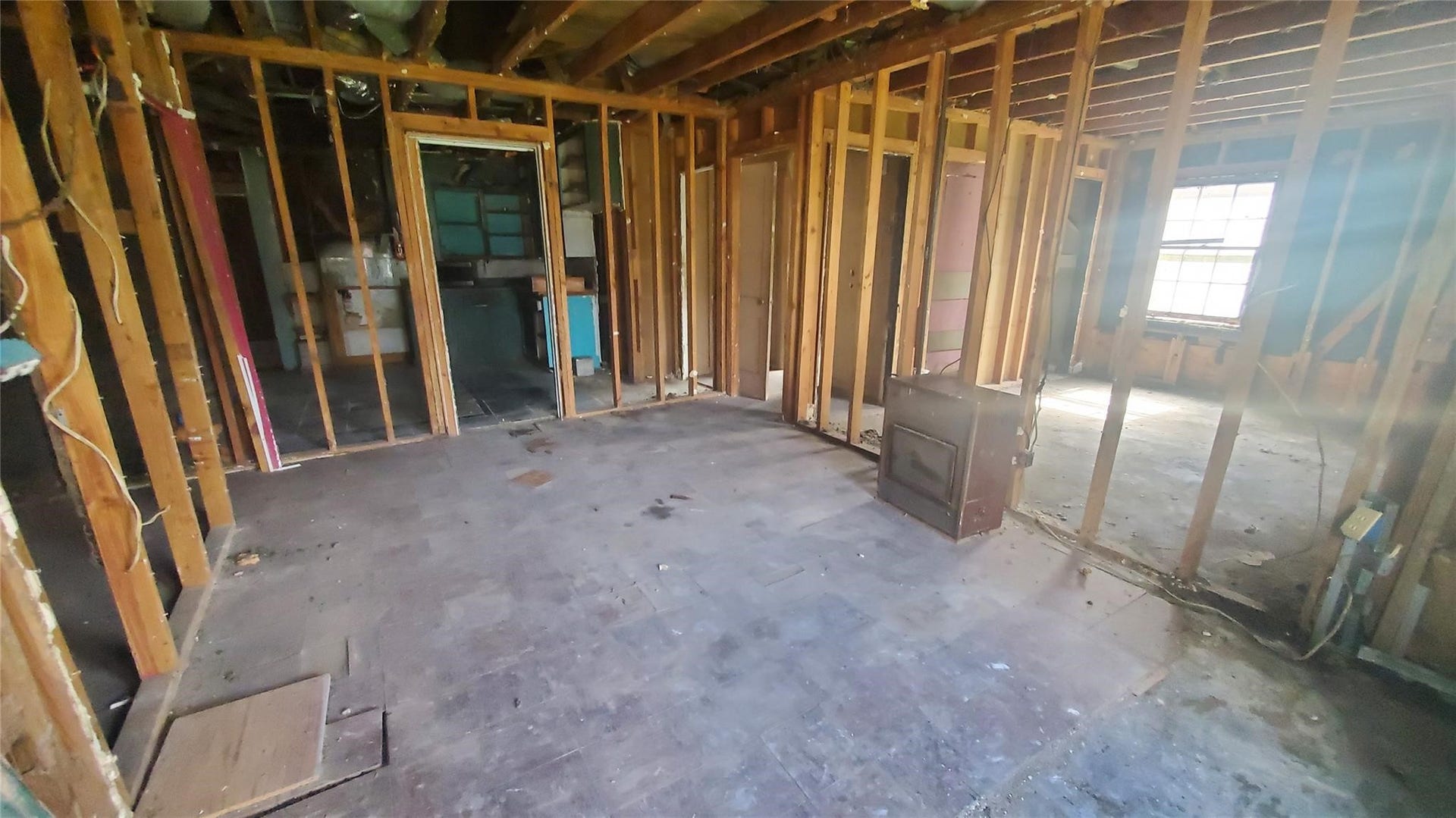 4821 Burma Road, Houston, TX 77033 4821 Burma Road, Houston, TX 77033