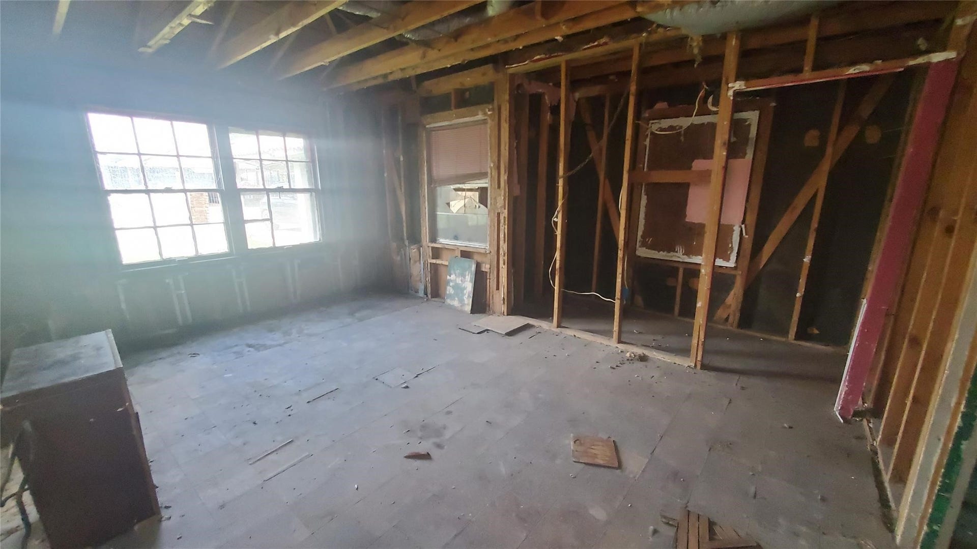 4821 Burma Road, Houston, TX 77033 4821 Burma Road, Houston, TX 77033