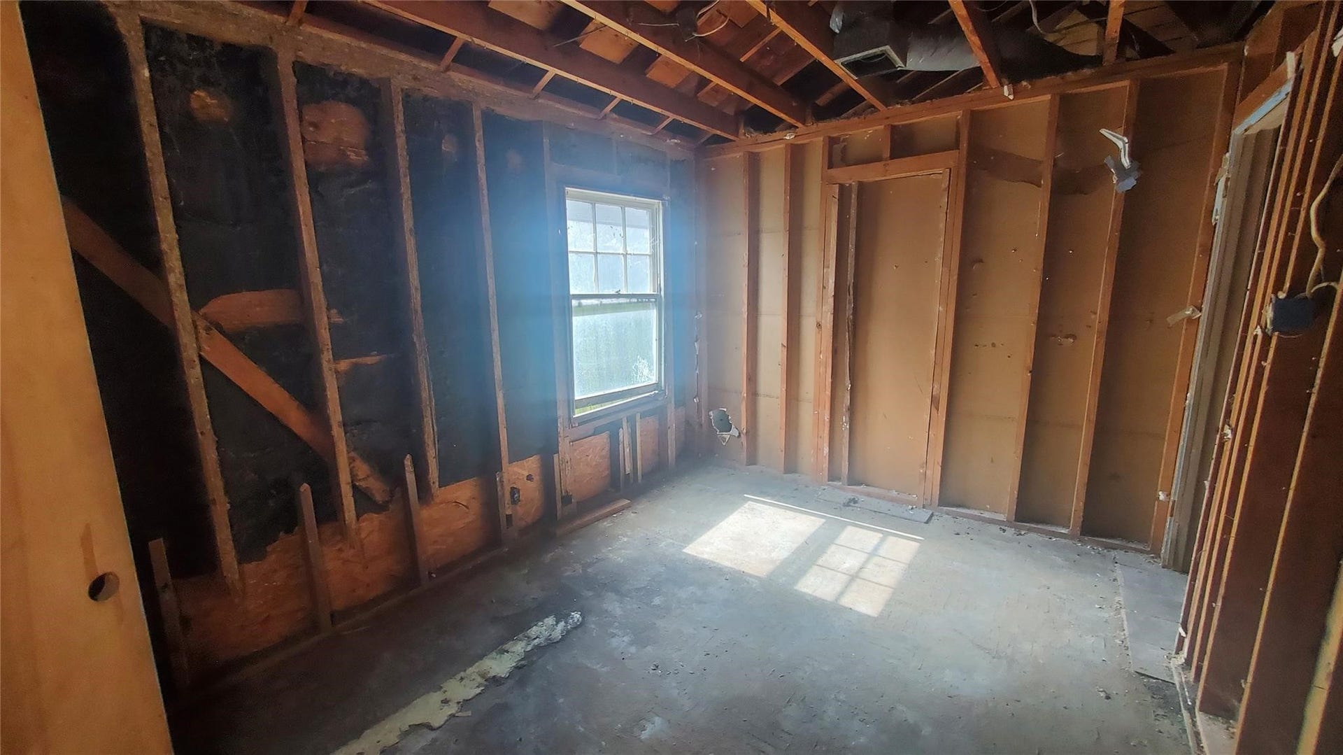 4821 Burma Road, Houston, TX 77033 4821 Burma Road, Houston, TX 77033